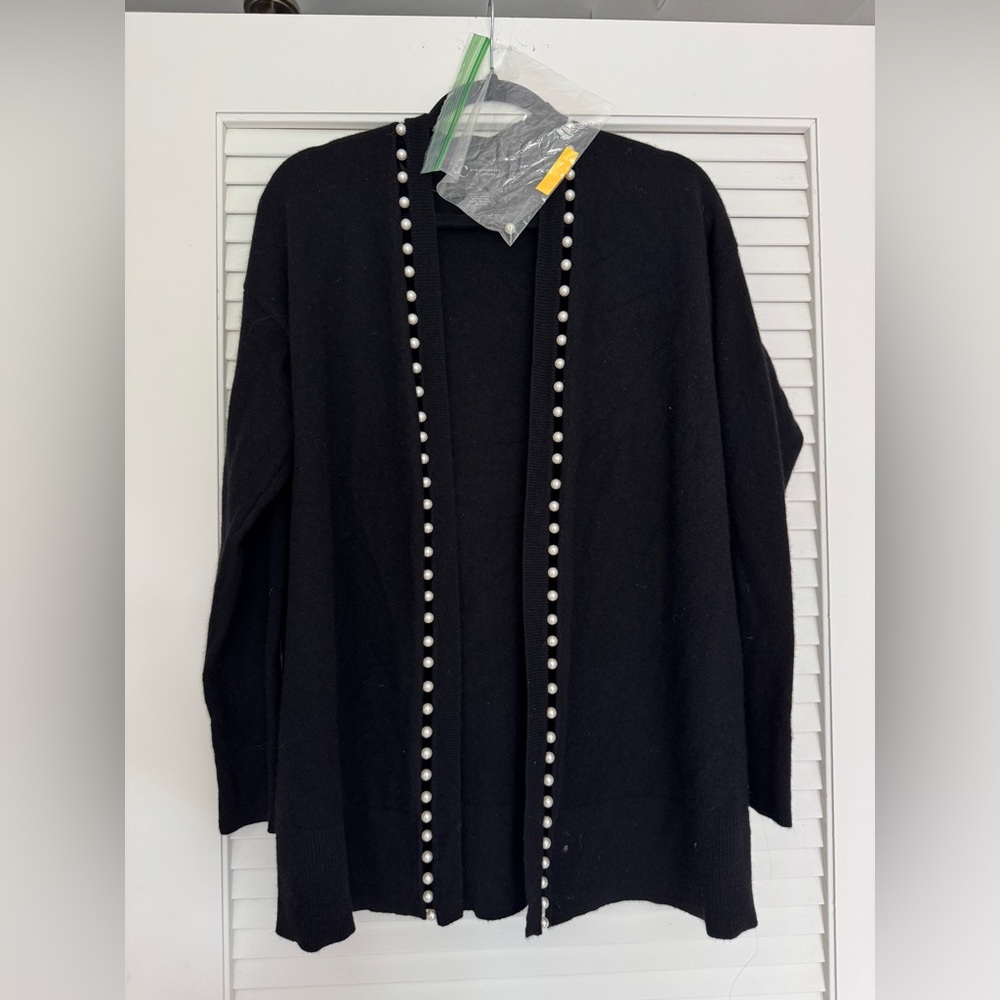 Bloomingdale's Black 100% 2ply Cashmere Cardigan with Pearl Accents size M